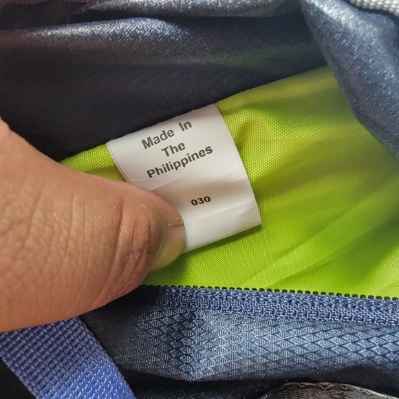 Camelbak Daystar 16 Hydration Backpack 2.5L Reservoir Mesh Back Hiking Camping - Picture 16 of 16